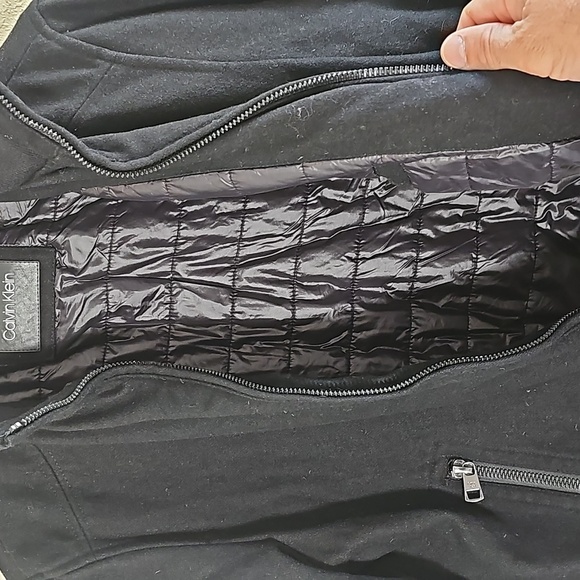 Calvin Klein Jacket. - Picture 5 of 8